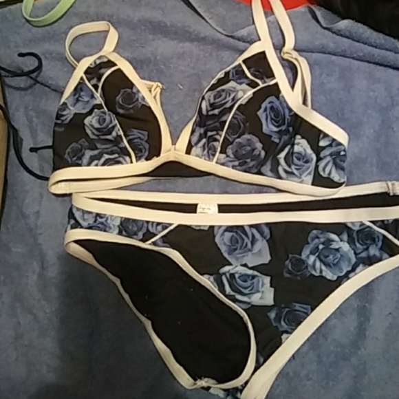 Bathing suits - Picture 1 of 8